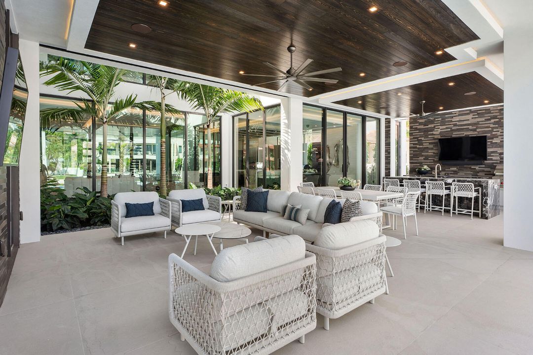 For Sale: $23,000,000 (6 beds, 7 baths, 9540 Square Feet)