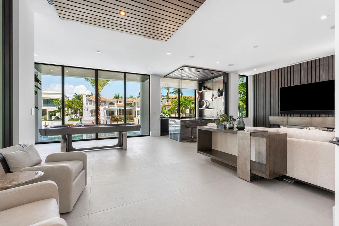 For Sale: $23,000,000 (6 beds, 7 baths, 9540 Square Feet)