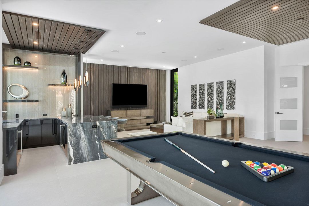 For Sale: $23,000,000 (6 beds, 7 baths, 9540 Square Feet)