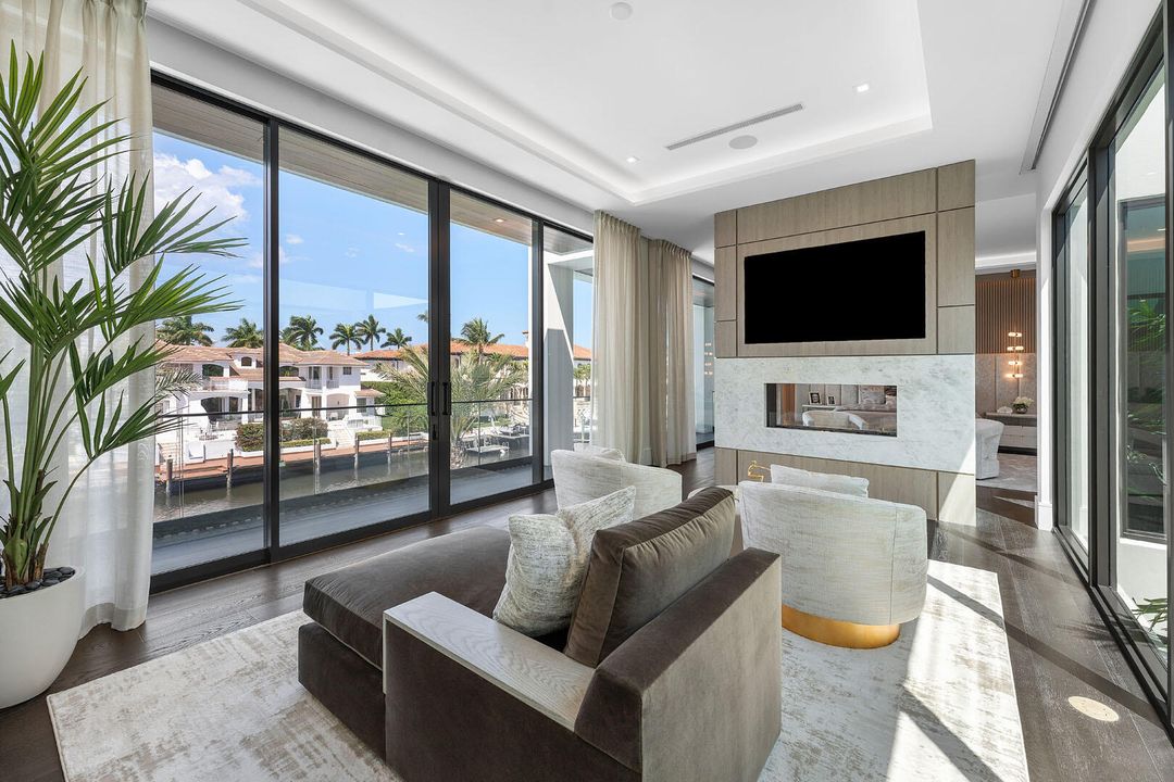 For Sale: $23,000,000 (6 beds, 7 baths, 9540 Square Feet)