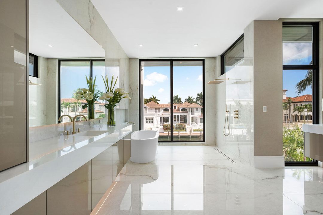 For Sale: $23,000,000 (6 beds, 7 baths, 9540 Square Feet)