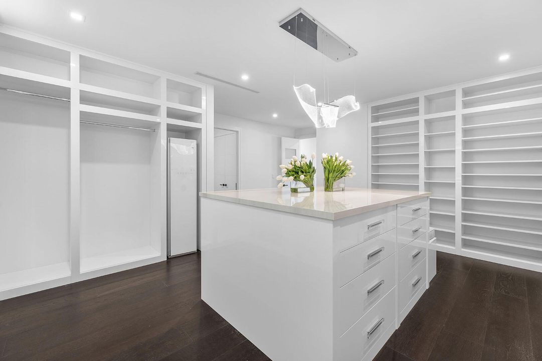 For Sale: $23,000,000 (6 beds, 7 baths, 9540 Square Feet)