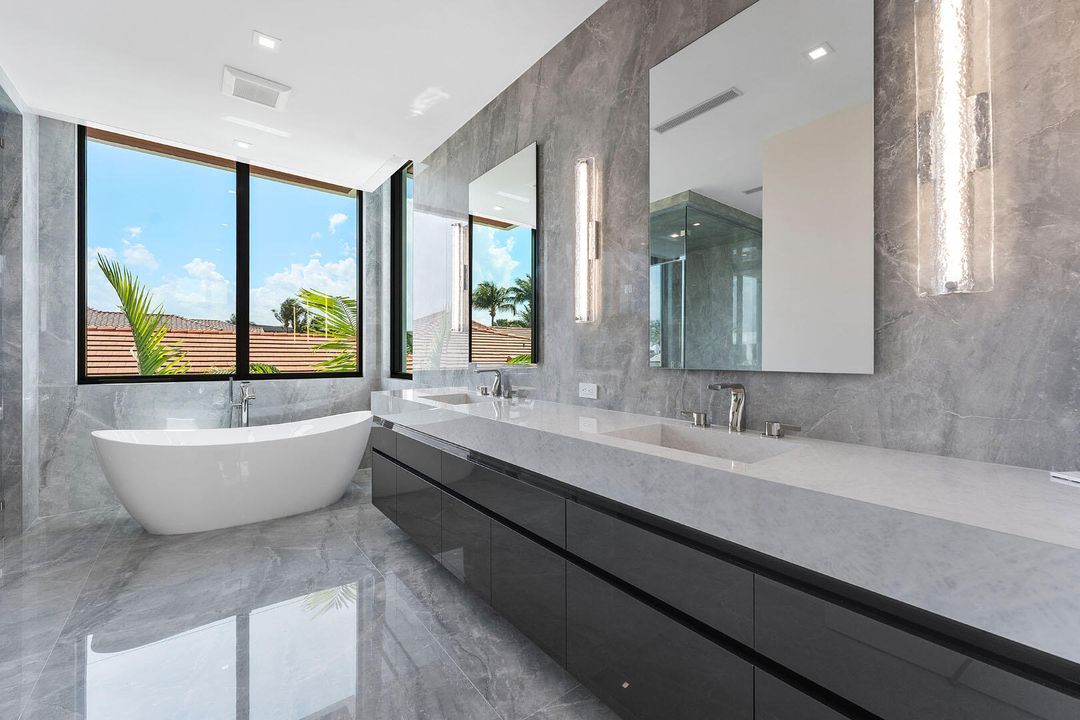 For Sale: $23,000,000 (6 beds, 7 baths, 9540 Square Feet)