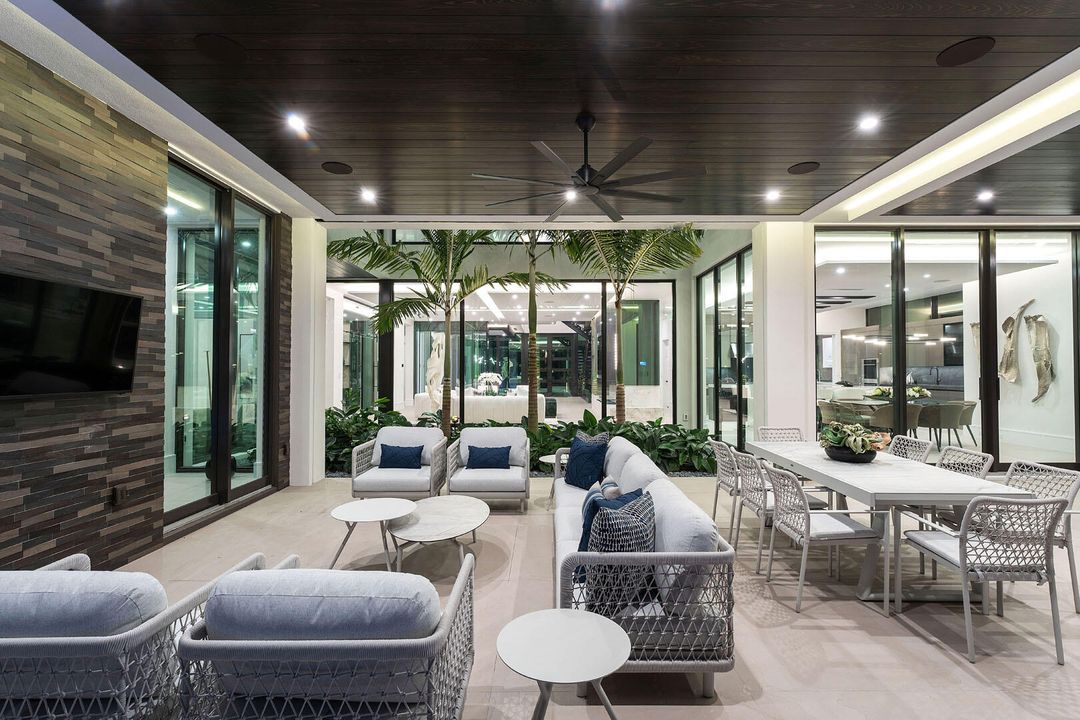 For Sale: $23,000,000 (6 beds, 7 baths, 9540 Square Feet)