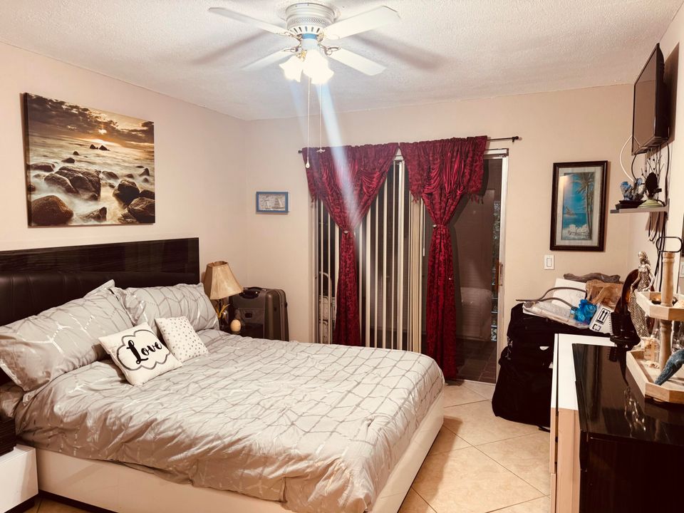 待售: $130,000 (2 贝兹, 1 浴室, 865 平方英尺)