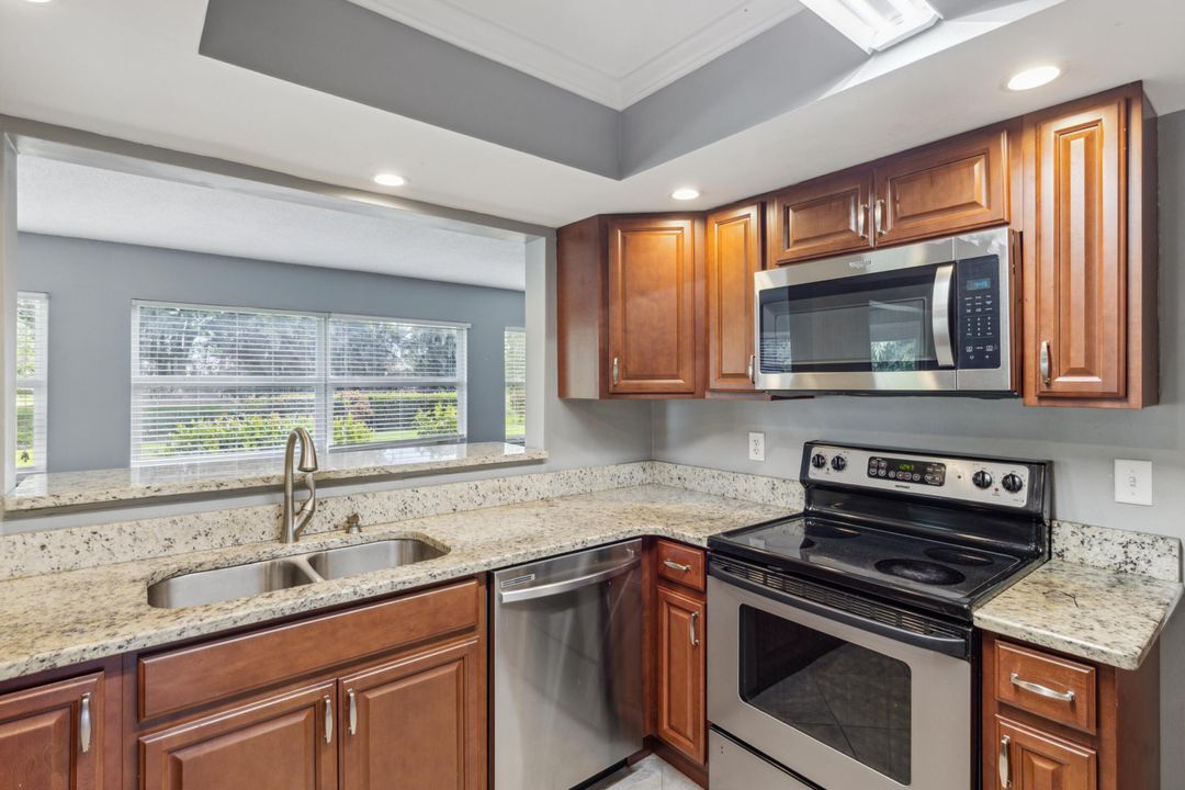 For Rent: $2,800 (2 beds, 2 baths, 1685 Square Feet)