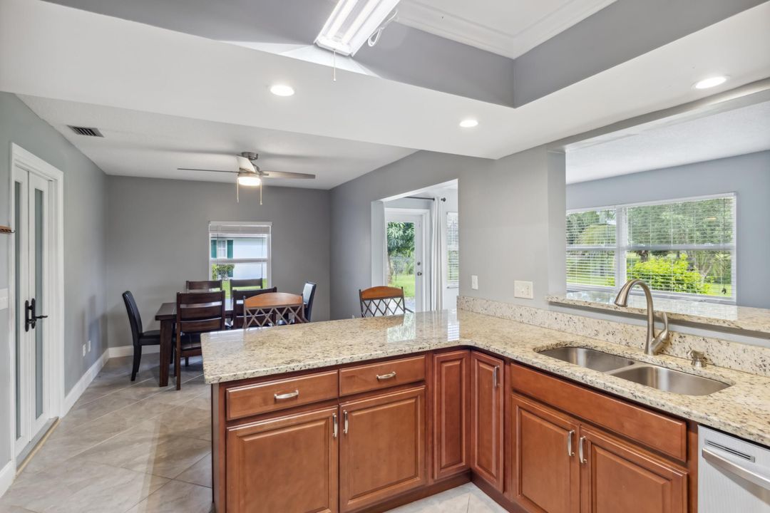 For Rent: $2,800 (2 beds, 2 baths, 1685 Square Feet)