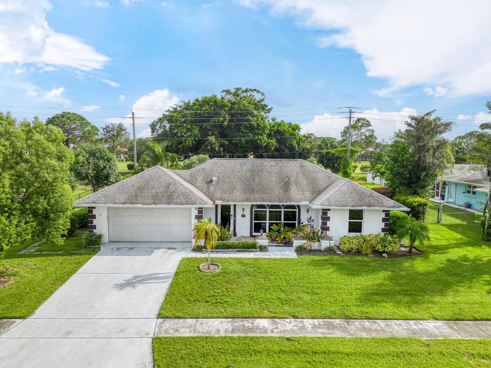 For Rent: $2,800 (2 beds, 2 baths, 1685 Square Feet)