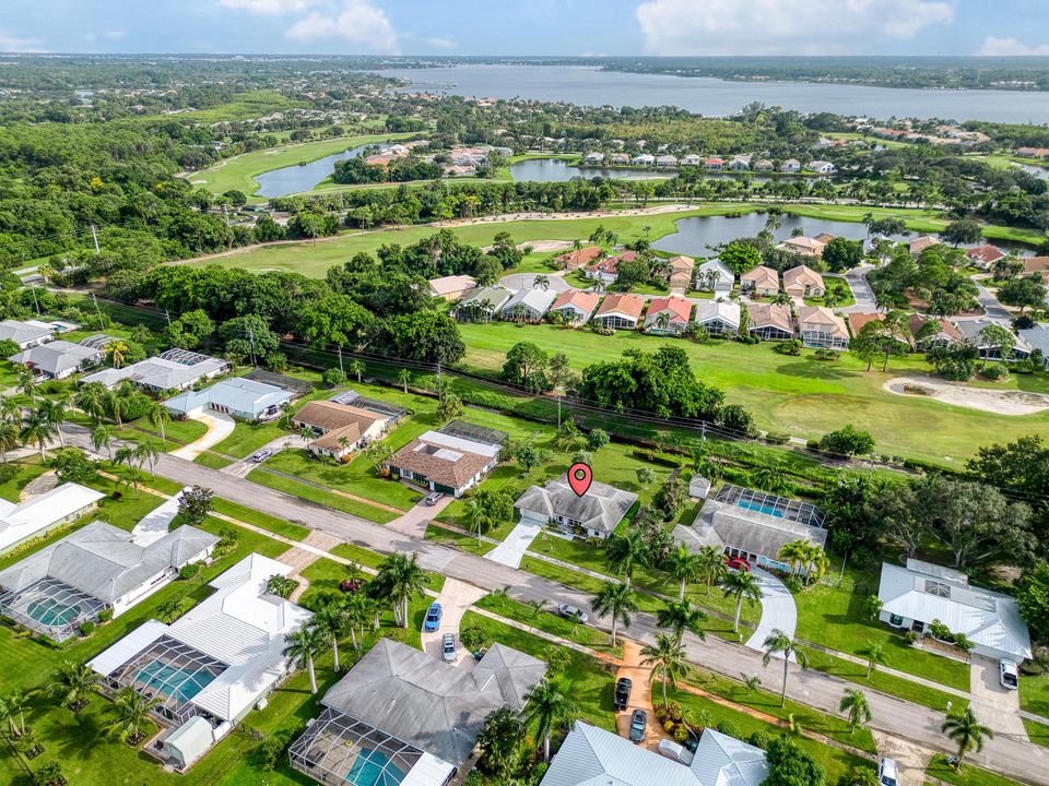 For Rent: $2,800 (2 beds, 2 baths, 1685 Square Feet)