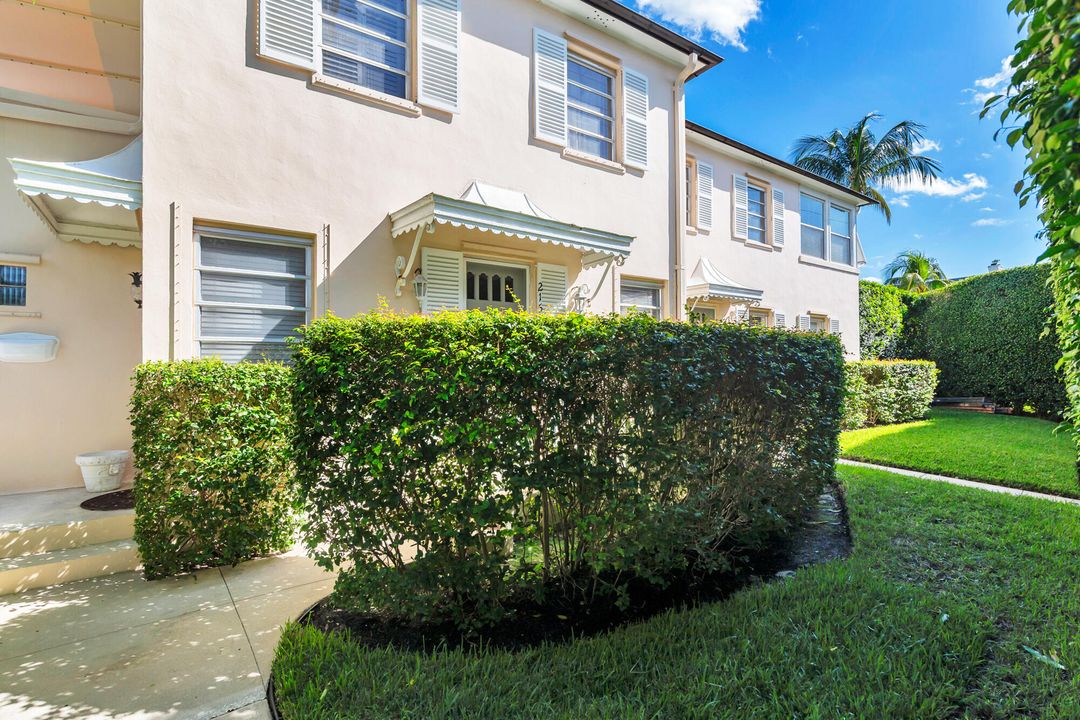 Active With Contract: $6,750,000 (4 beds, 4 baths, 2890 Square Feet)