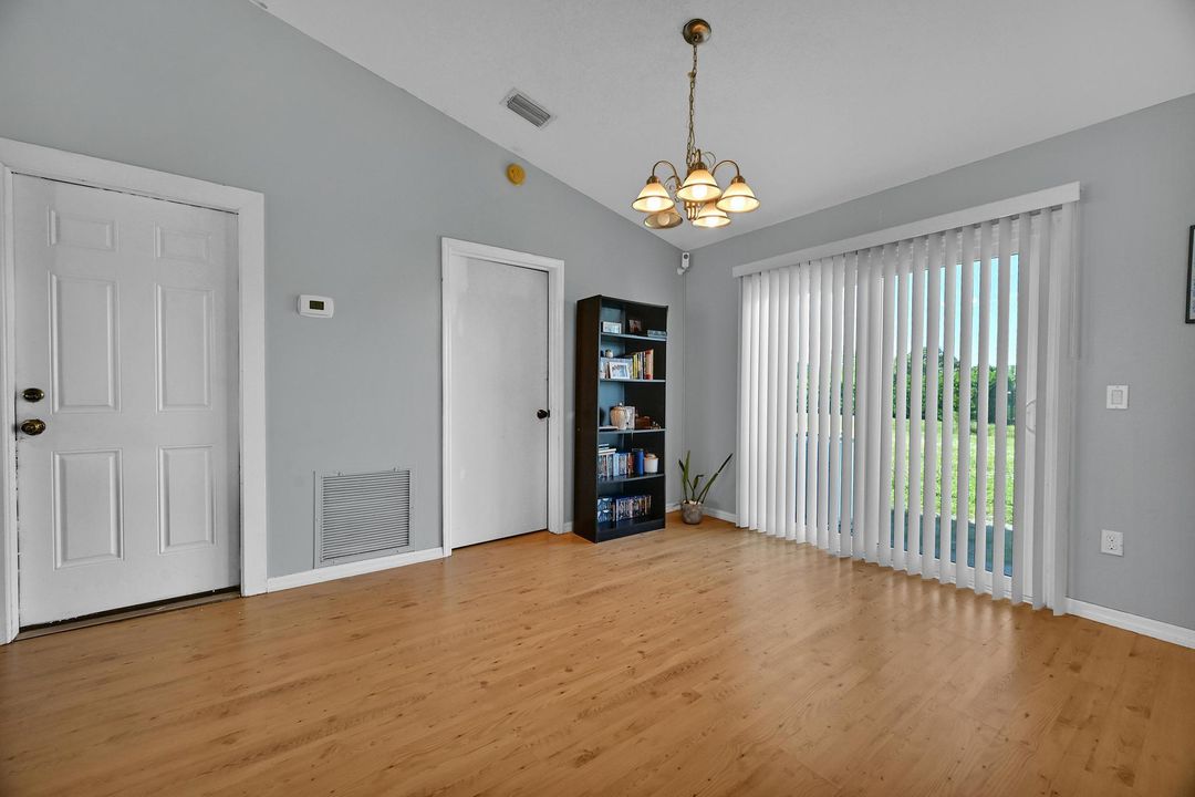 For Sale: $355,000 (3 beds, 2 baths, 1157 Square Feet)