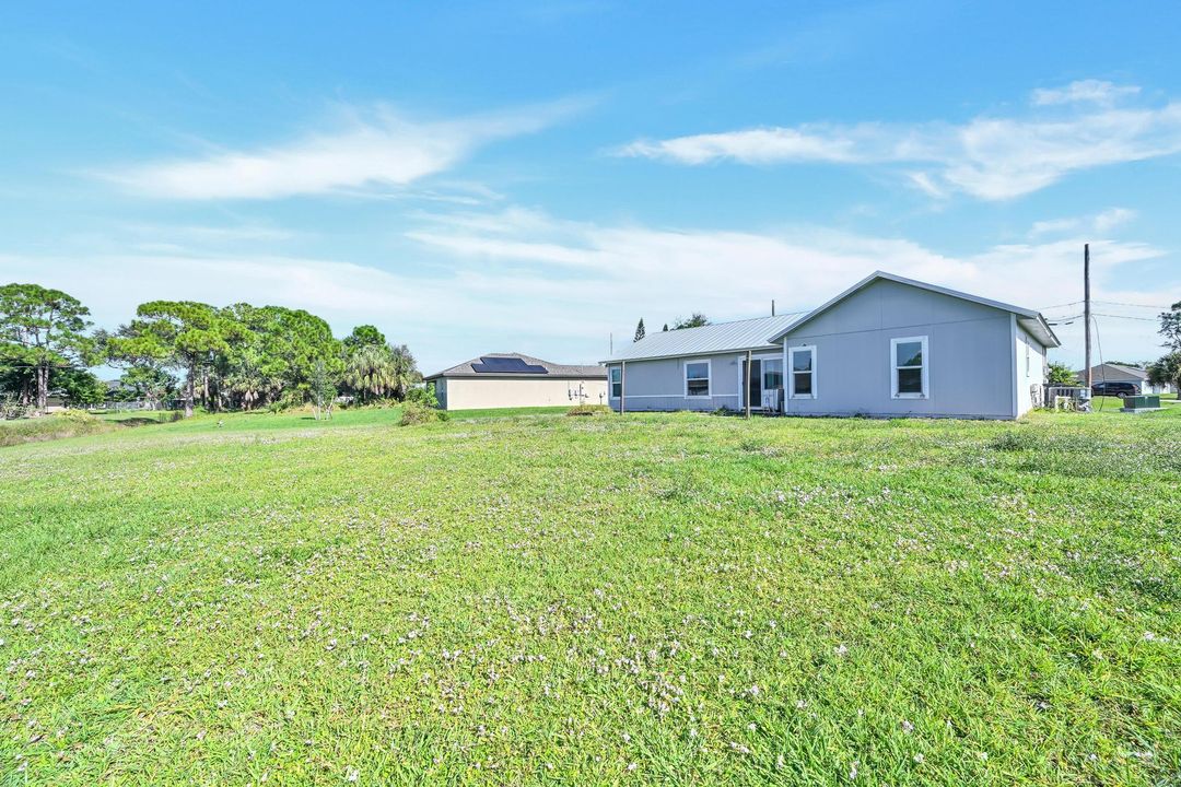For Sale: $355,000 (3 beds, 2 baths, 1157 Square Feet)