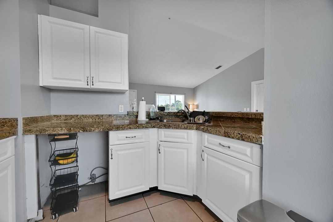 For Sale: $355,000 (3 beds, 2 baths, 1157 Square Feet)