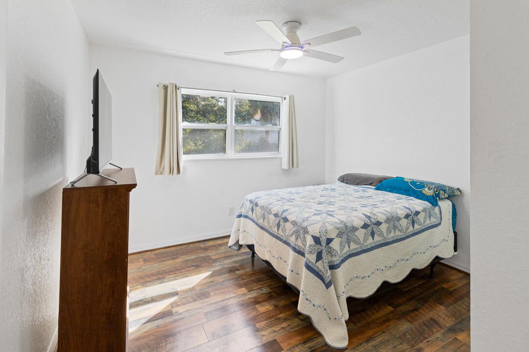 合同活跃: $339,000 (3 贝兹, 2 浴室, 1560 平方英尺)