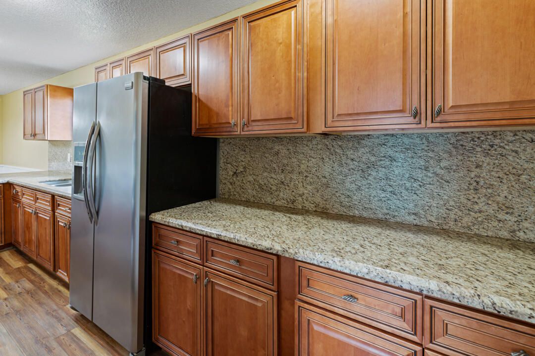 合同活跃: $339,000 (3 贝兹, 2 浴室, 1560 平方英尺)