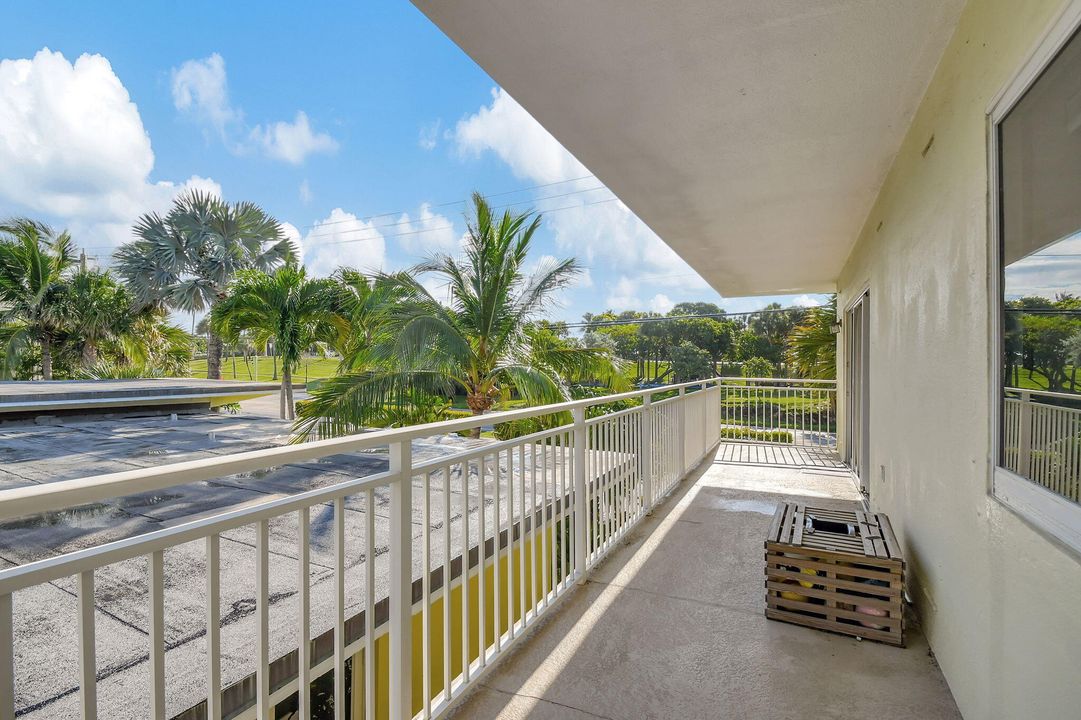 En Venta: $399,000 (1 camas, 1 baños, 702 Pies cuadrados)