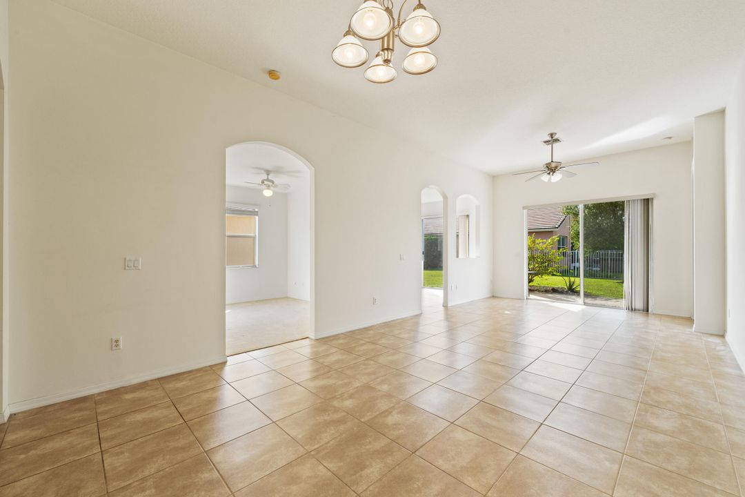 For Sale: $294,000 (3 beds, 2 baths, 1741 Square Feet)