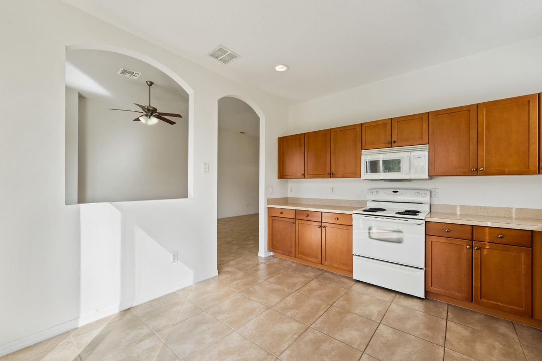 For Sale: $294,000 (3 beds, 2 baths, 1741 Square Feet)