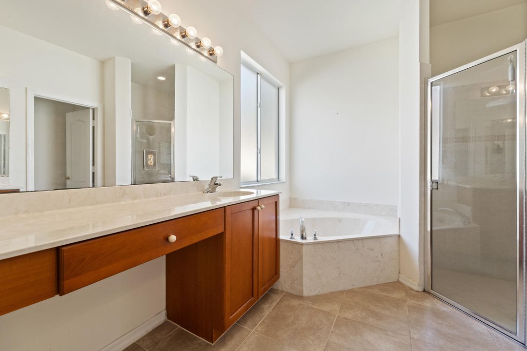 For Sale: $294,000 (3 beds, 2 baths, 1741 Square Feet)