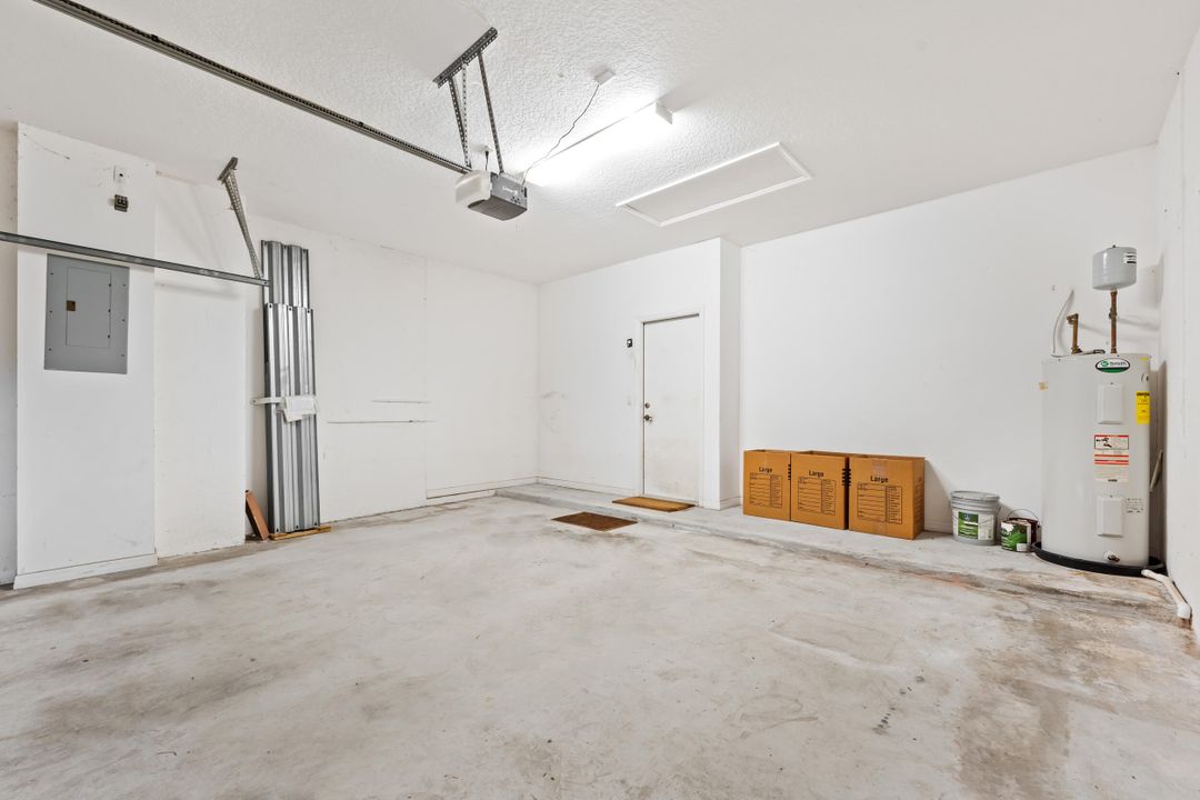 For Sale: $294,000 (3 beds, 2 baths, 1741 Square Feet)