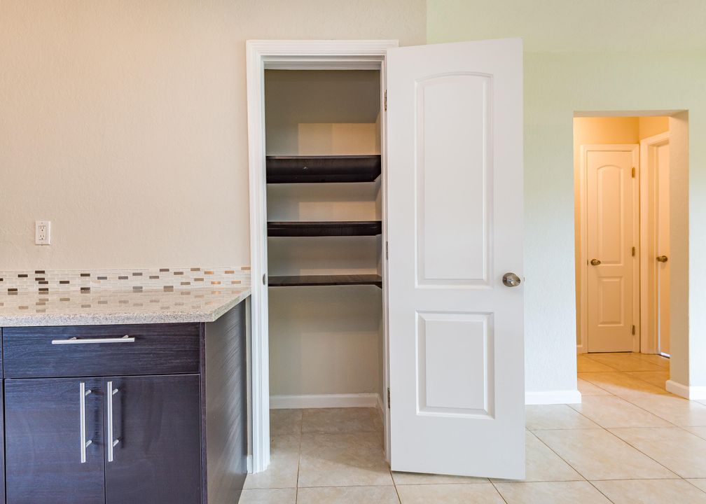 В аренду: $2,750 (2 спален, 1 ванн, 850 Квадратных фут)