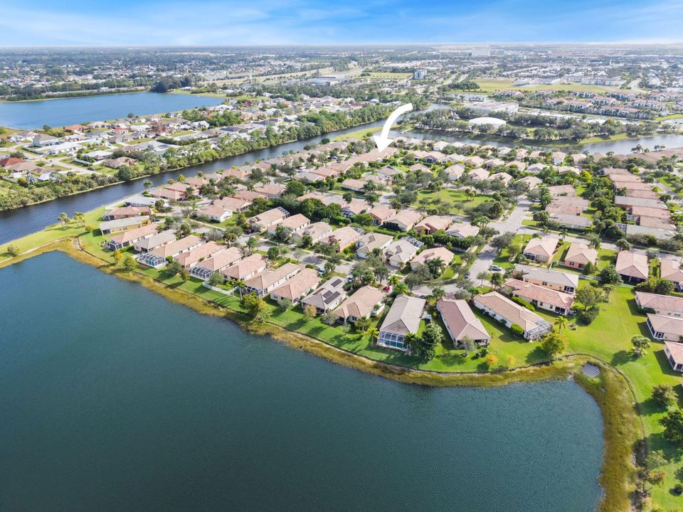 For Sale: $294,000 (3 beds, 2 baths, 1741 Square Feet)