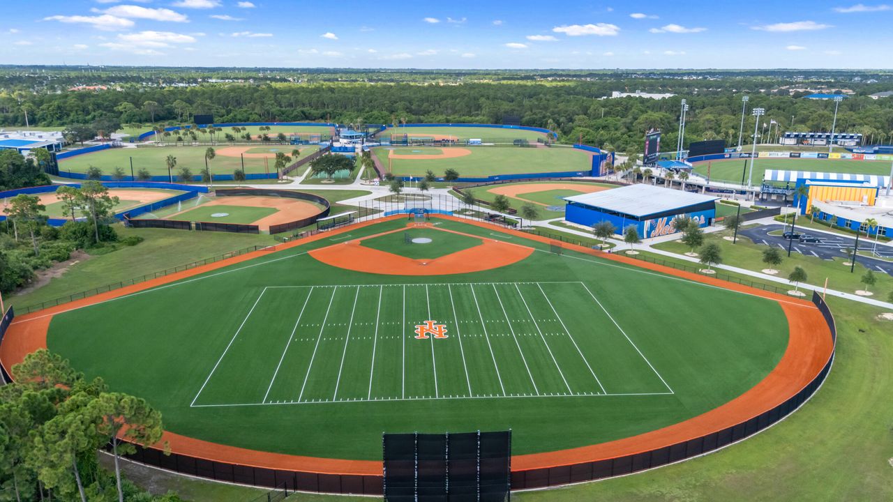 For Sale: $294,000 (3 beds, 2 baths, 1741 Square Feet)