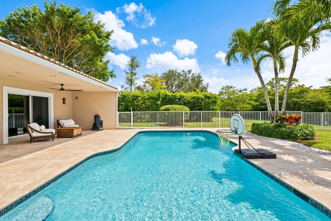 For Sale: $1,770,000 (5 beds, 4 baths, 3387 Square Feet)