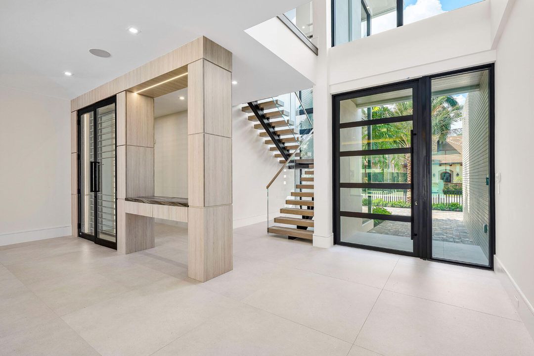 For Sale: $22,000,000 (6 beds, 7 baths, 10171 Square Feet)