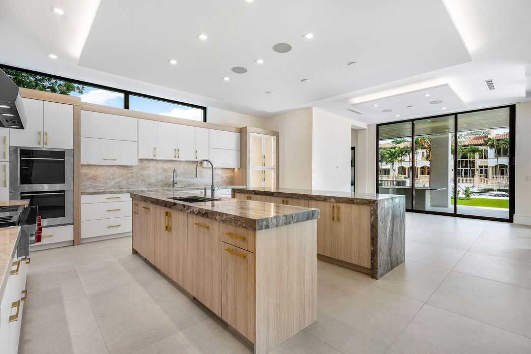 For Sale: $22,000,000 (6 beds, 7 baths, 10171 Square Feet)