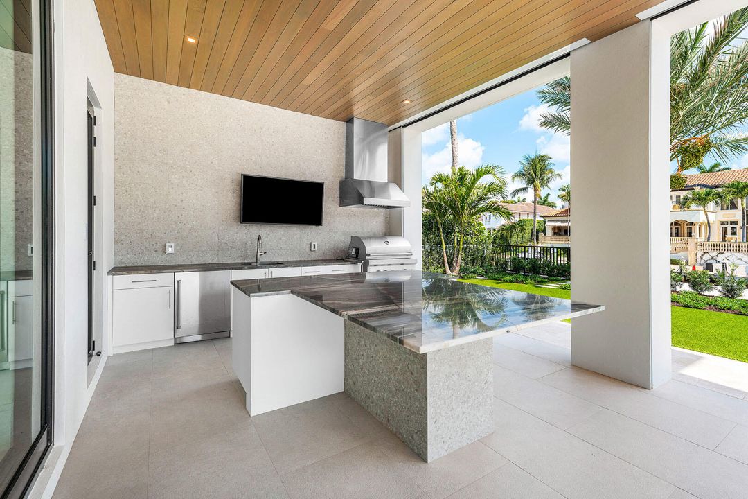 For Sale: $22,000,000 (6 beds, 7 baths, 10171 Square Feet)