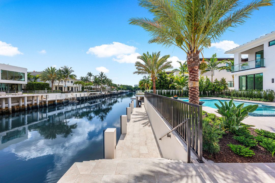 For Sale: $22,000,000 (6 beds, 7 baths, 10171 Square Feet)