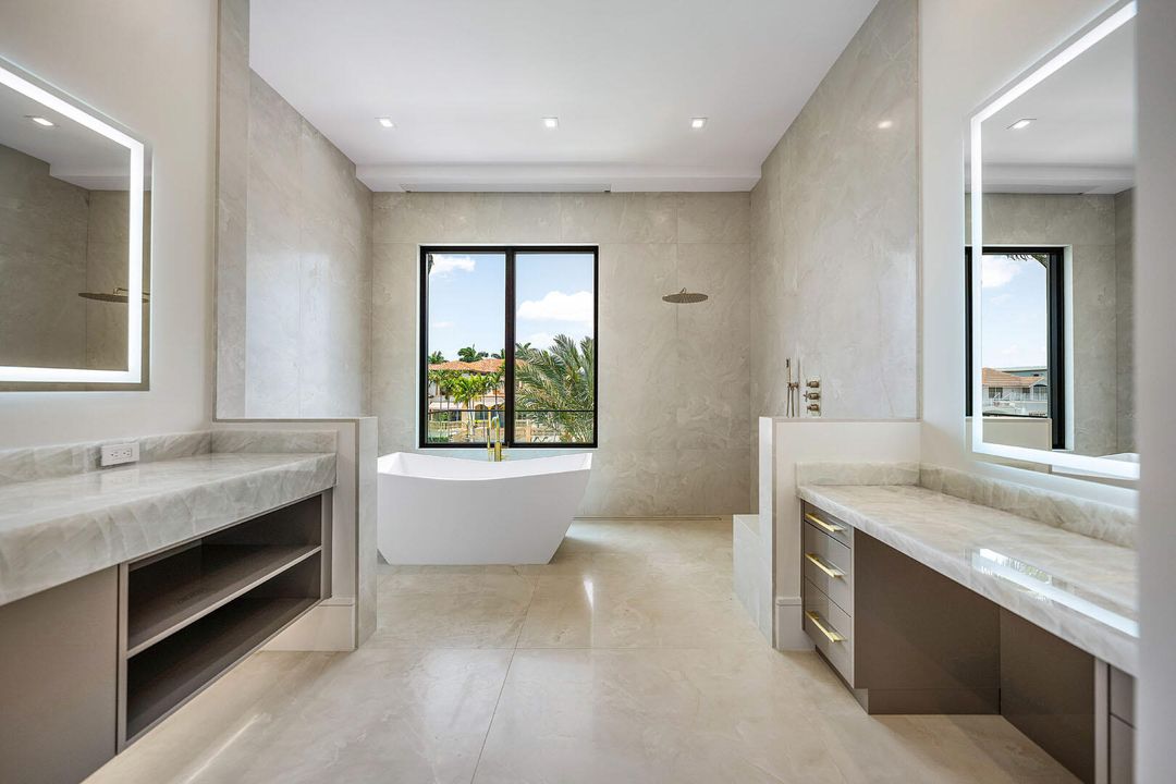 For Sale: $22,000,000 (6 beds, 7 baths, 10171 Square Feet)