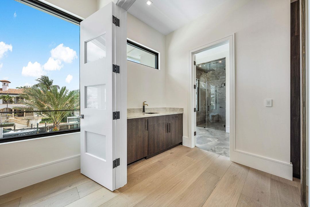 For Sale: $22,000,000 (6 beds, 7 baths, 10171 Square Feet)