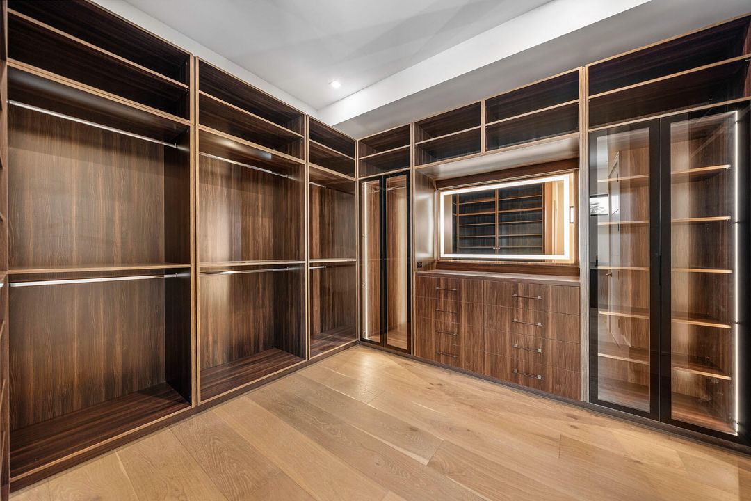 For Sale: $22,000,000 (6 beds, 7 baths, 10171 Square Feet)