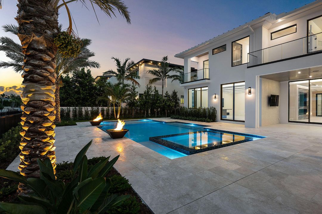 For Sale: $22,000,000 (6 beds, 7 baths, 10171 Square Feet)