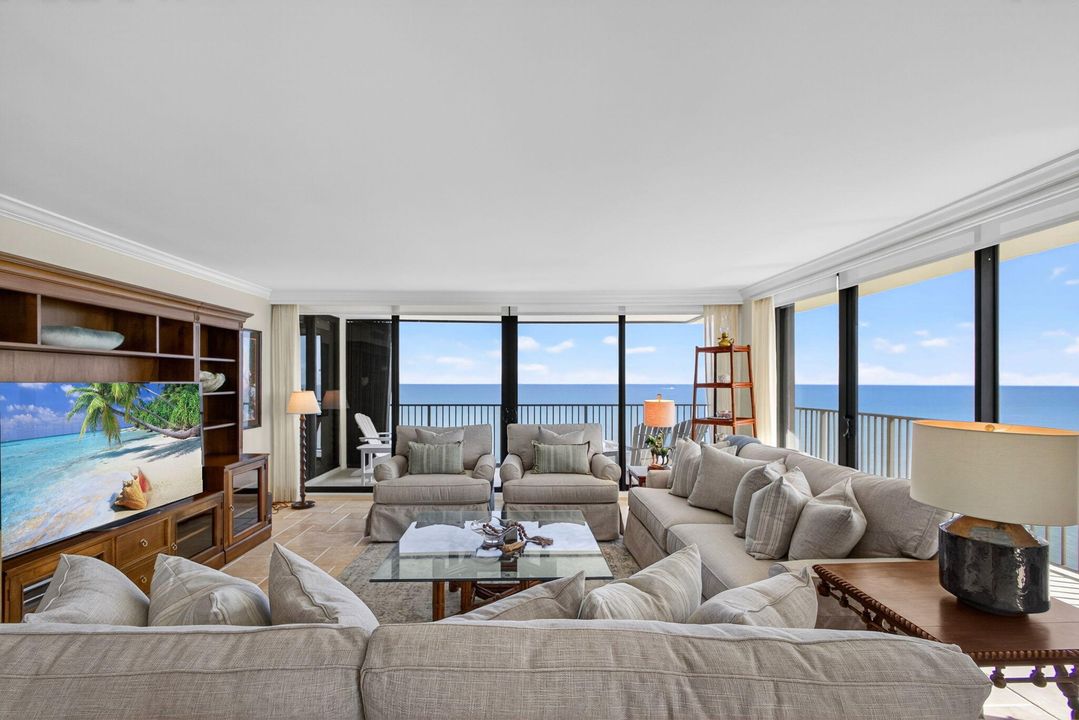 For Rent: $13,000 (3 beds, 2 baths, 2100 Square Feet)