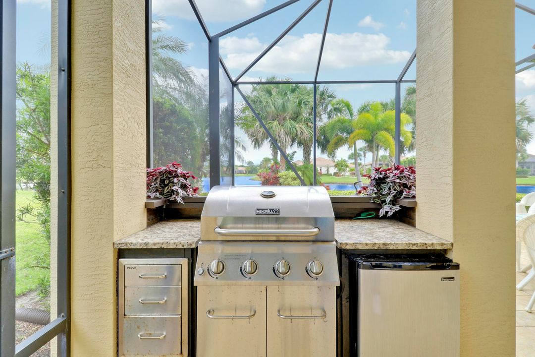 For Sale: $534,900 (3 beds, 2 baths, 2022 Square Feet)