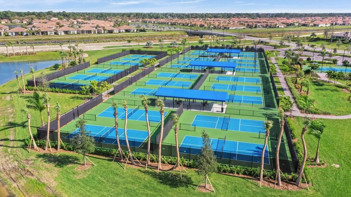 For Sale: $534,900 (3 beds, 2 baths, 2022 Square Feet)