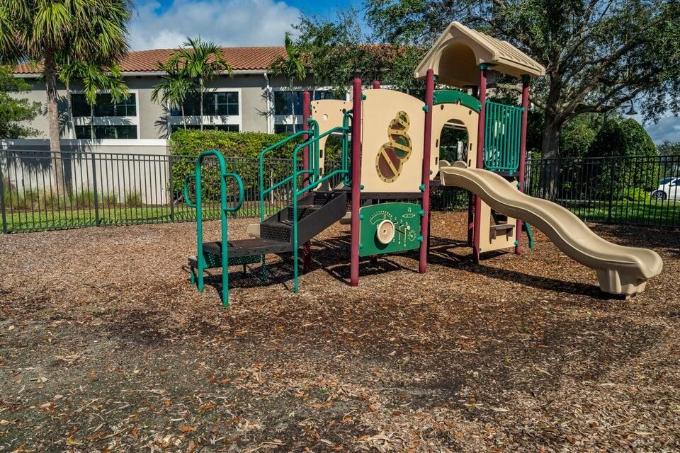 For Sale: $534,900 (3 beds, 2 baths, 2022 Square Feet)