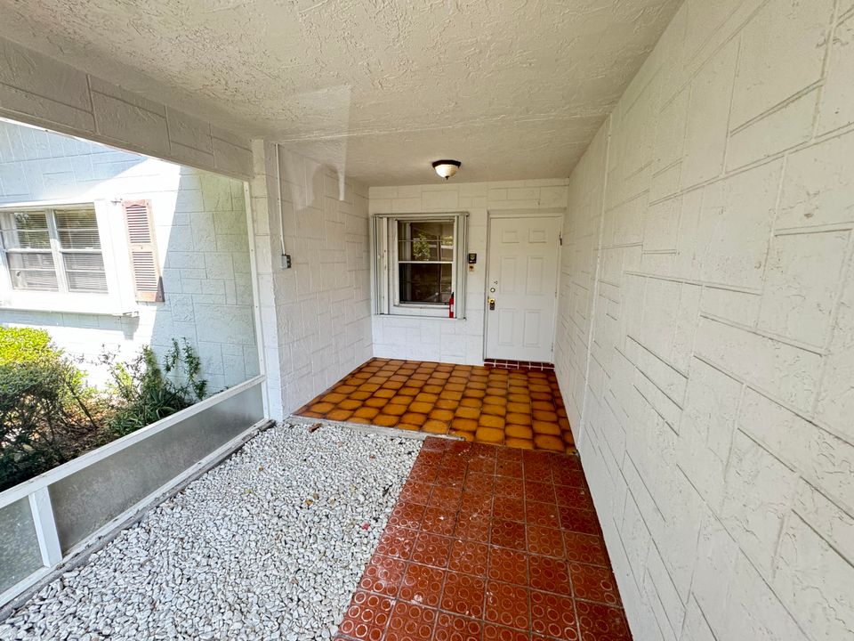 For Rent: $3,000 (2 beds, 2 baths, 1687 Square Feet)