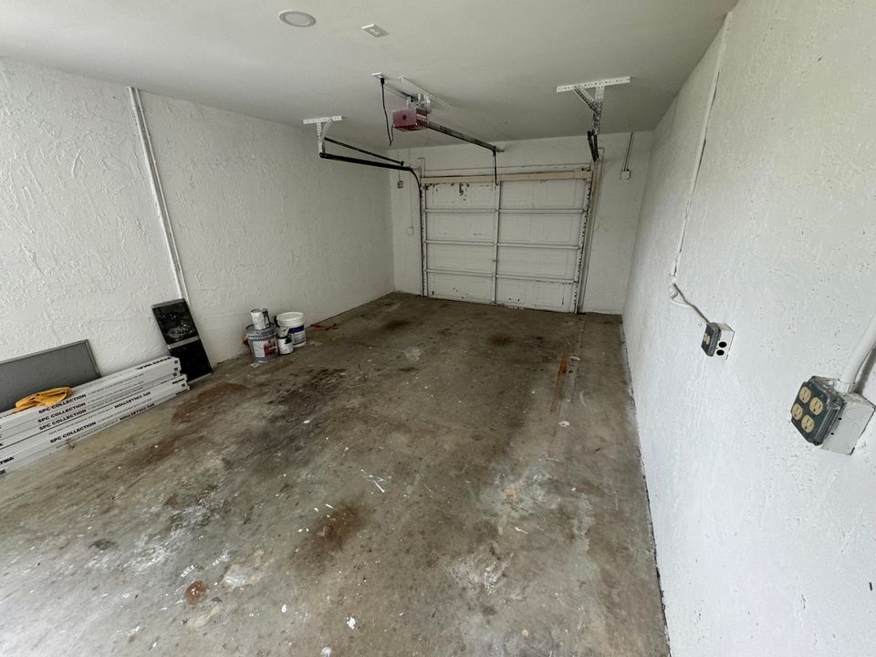 For Rent: $3,000 (2 beds, 2 baths, 1687 Square Feet)