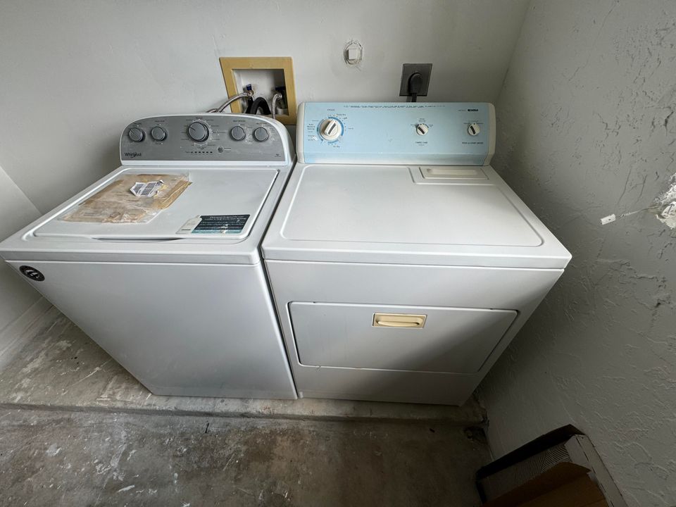 For Rent: $3,000 (2 beds, 2 baths, 1687 Square Feet)