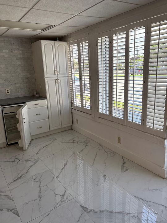 For Rent: $4,448 (1 beds, 1 baths, 561 Square Feet)