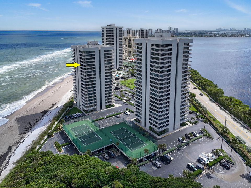 Под контрактом: $1,150,000 (2 спален, 2 ванн, 1435 Квадратных фут)