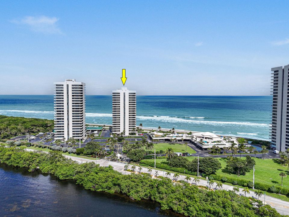 Под контрактом: $1,150,000 (2 спален, 2 ванн, 1435 Квадратных фут)