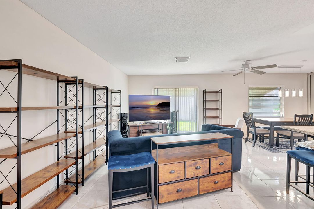 В аренду: $2,500 (2 спален, 2 ванн, 1512 Квадратных фут)