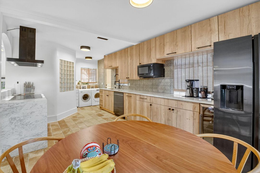 En Venta: $674,900 (2 camas, 1 baños, 1406 Pies cuadrados)