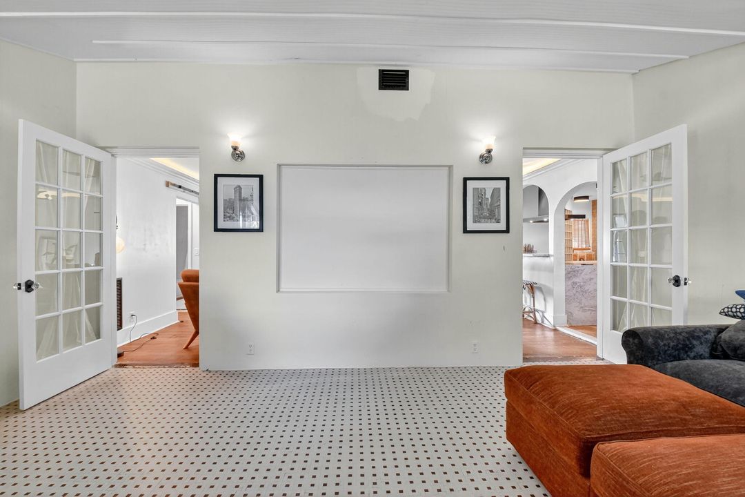 En Venta: $674,900 (2 camas, 1 baños, 1406 Pies cuadrados)