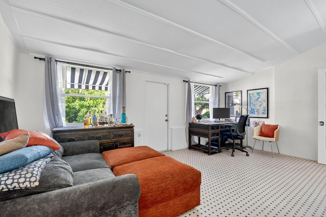 En Venta: $674,900 (2 camas, 1 baños, 1406 Pies cuadrados)